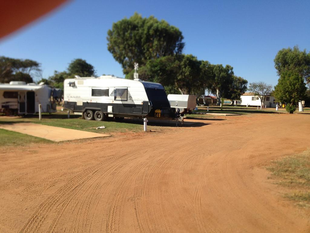 Carnarvon Caravan Park Екстер'єр фото