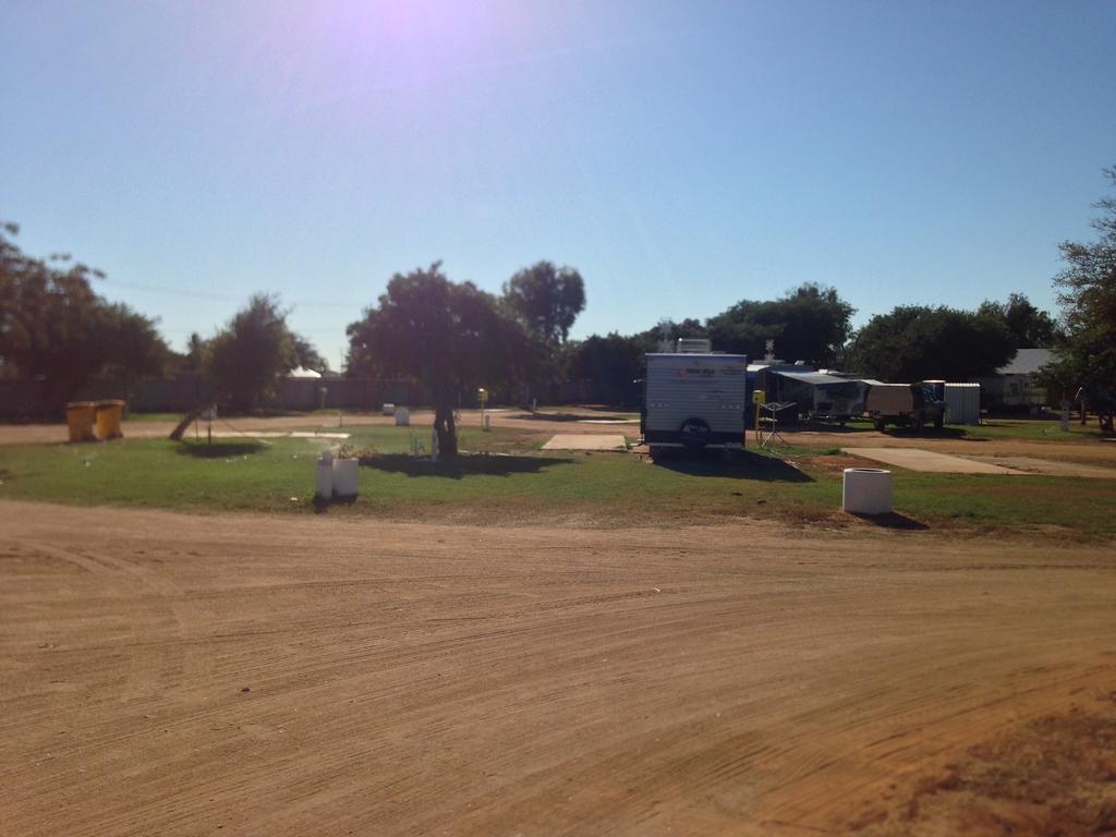 Carnarvon Caravan Park Екстер'єр фото
