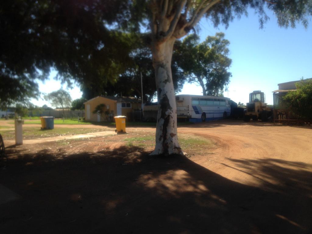 Carnarvon Caravan Park Екстер'єр фото
